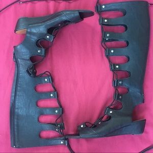Black gladiator sandals size 8.5